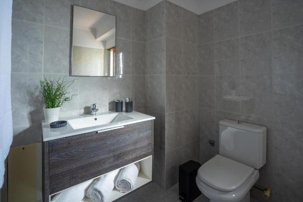 Kubata Hill Hotel Пареде Екстериор снимка