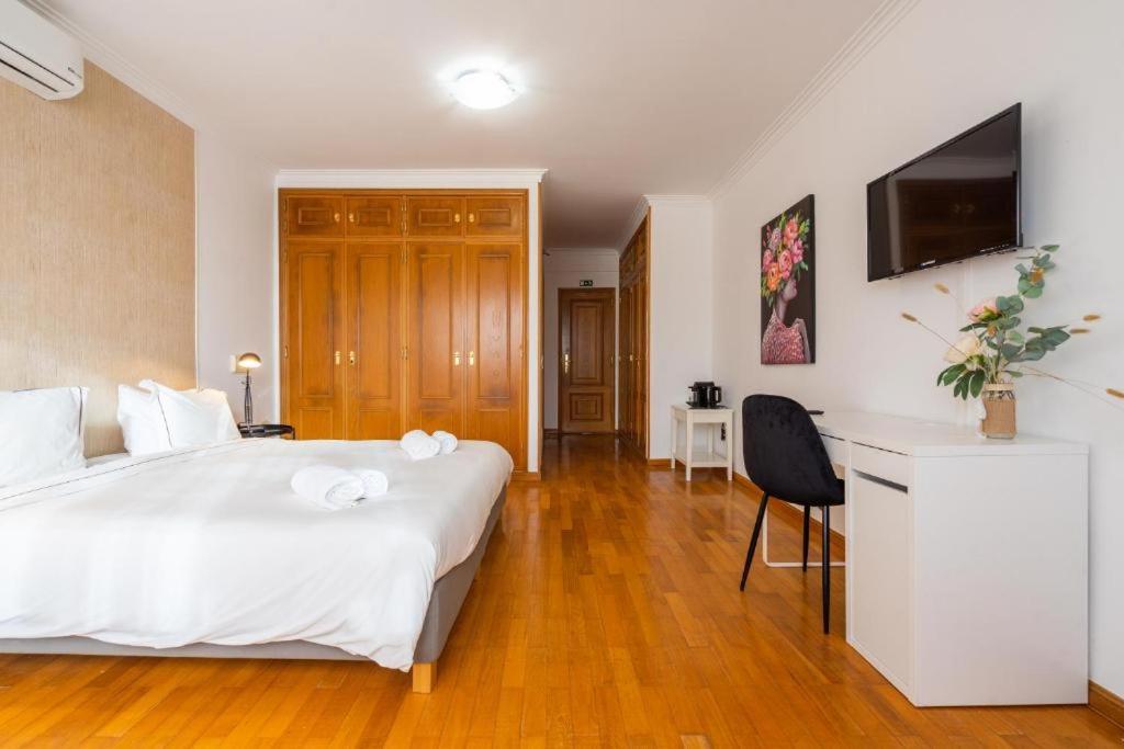 Kubata Hill Hotel Пареде Екстериор снимка